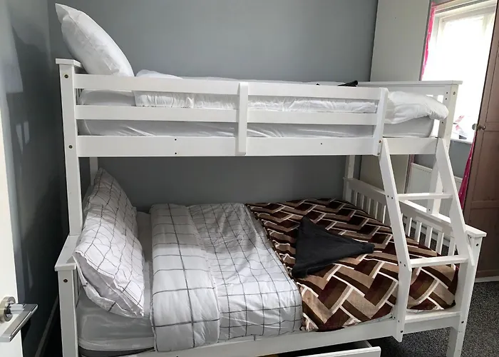 Spacious House In Central Manchester